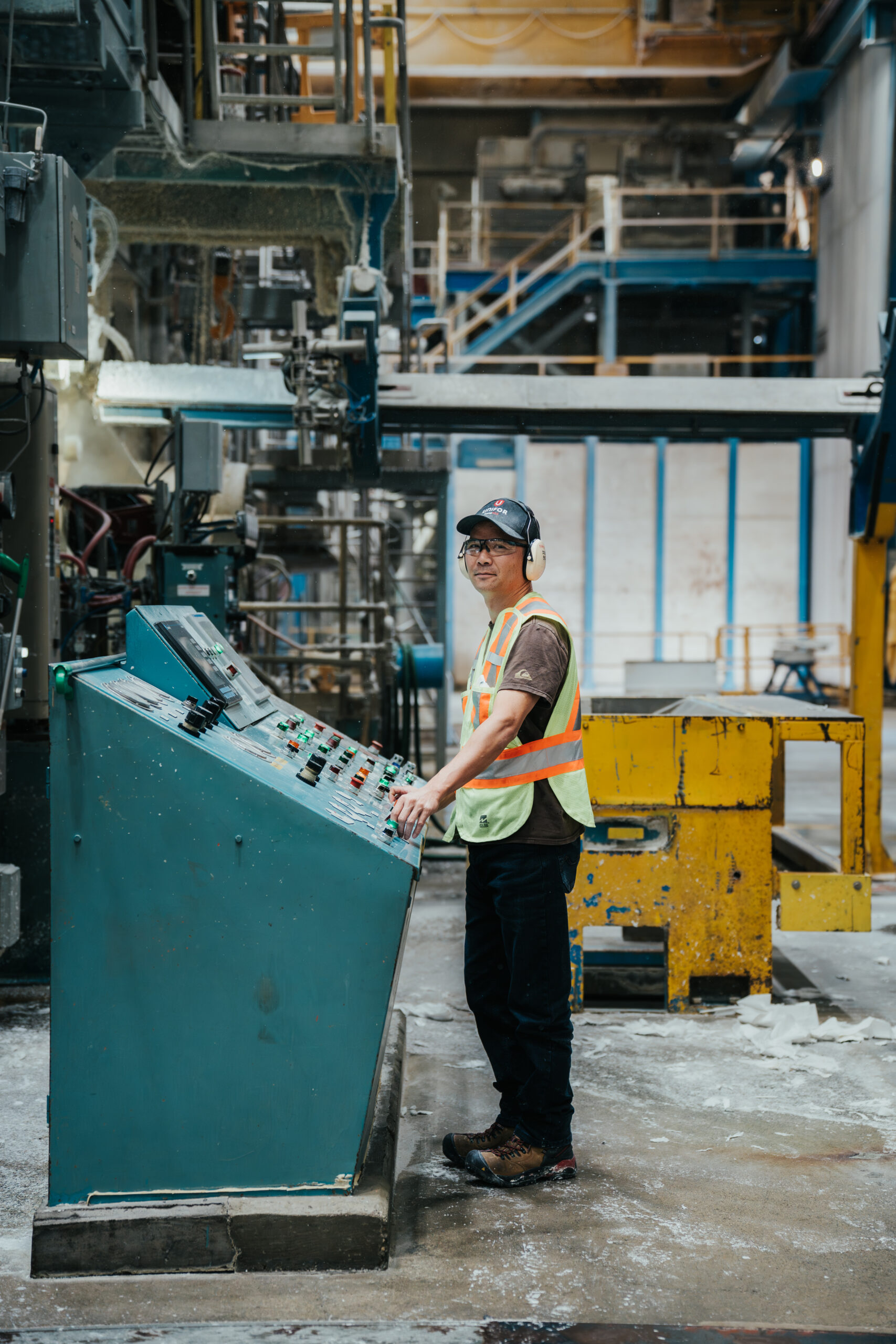 creativebyamy-krugerproducts-employees-7400353 Employee at paper machine operating panel